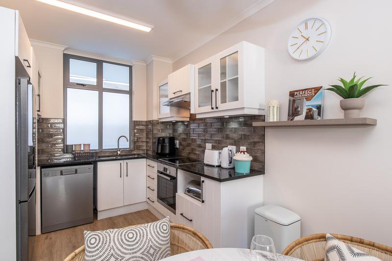 To Let 1 Bedroom Property for Rent in Muizenberg Western Cape